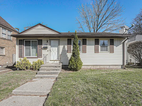 739 Leonard St NE, Grand Rapids, MI 49503