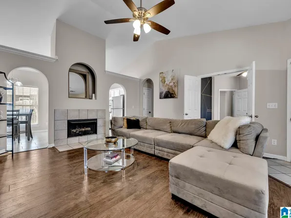 4761 Longmeadow Dr, Bessemer, AL 35022