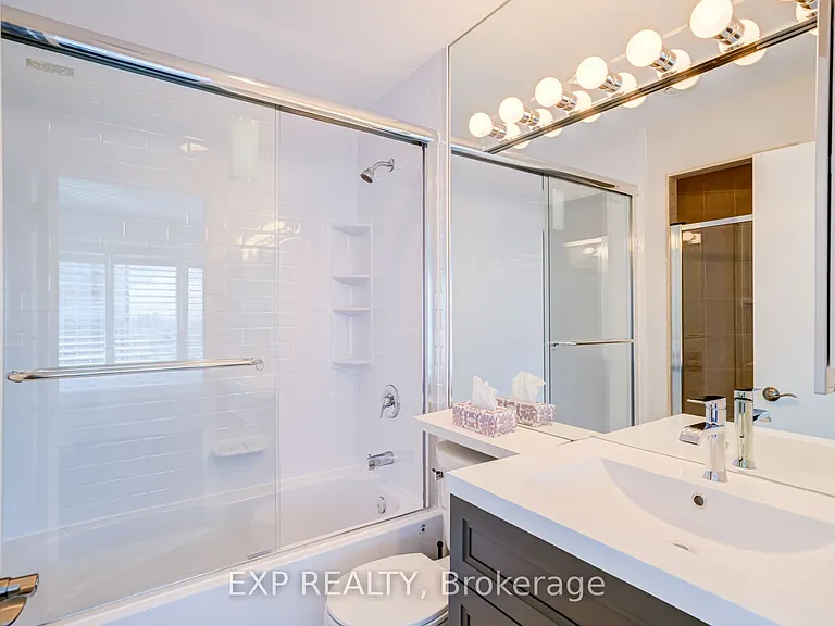 210 Victoria St #Penthouse 09 — Photo 28