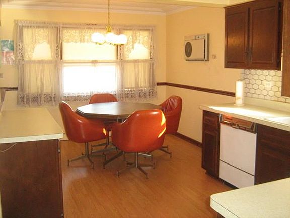 5th image of 4915 N Natoma Ave