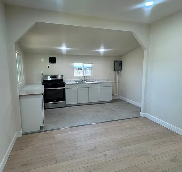 2175 Howard St — Photo 6