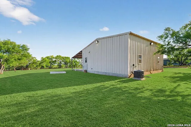 128 County Road 2672 — Photo 5
