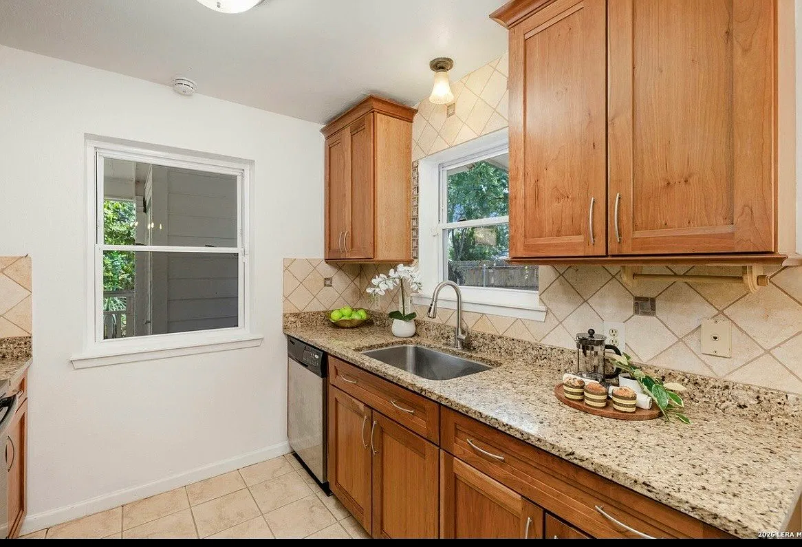 356 Bobolink Drive — Photo 4