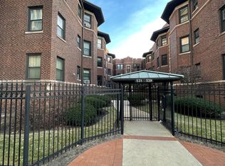 531 W Addison St APT 2S, Chicago, IL 60613
