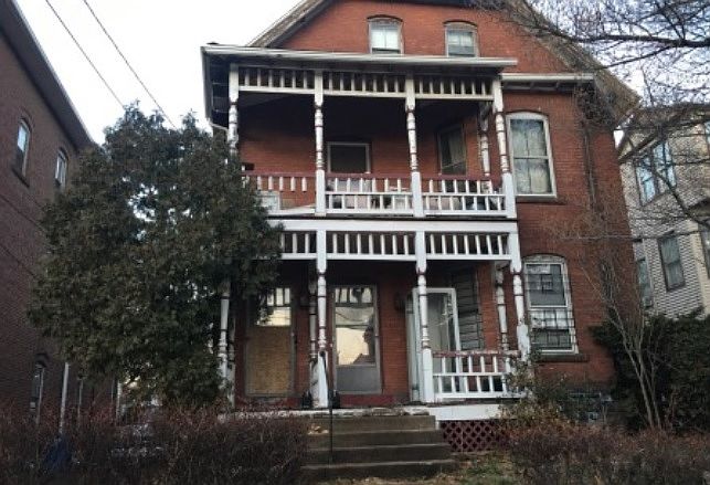 2nd image of 99 Hungerford St