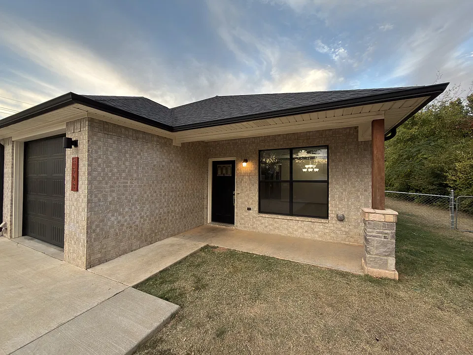 3503 Pecan St