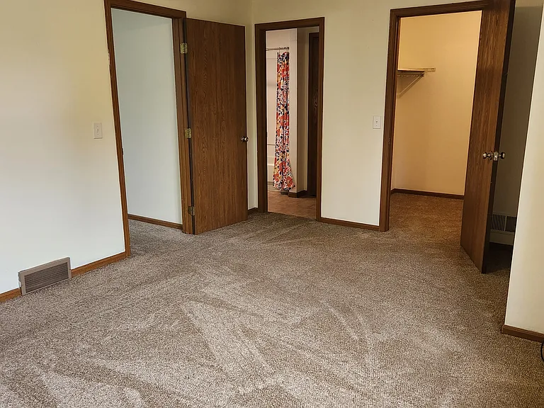 1146 Country Creek Ln — Photo 17