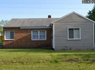 926 Perry Ave, Barberton, OH 44203