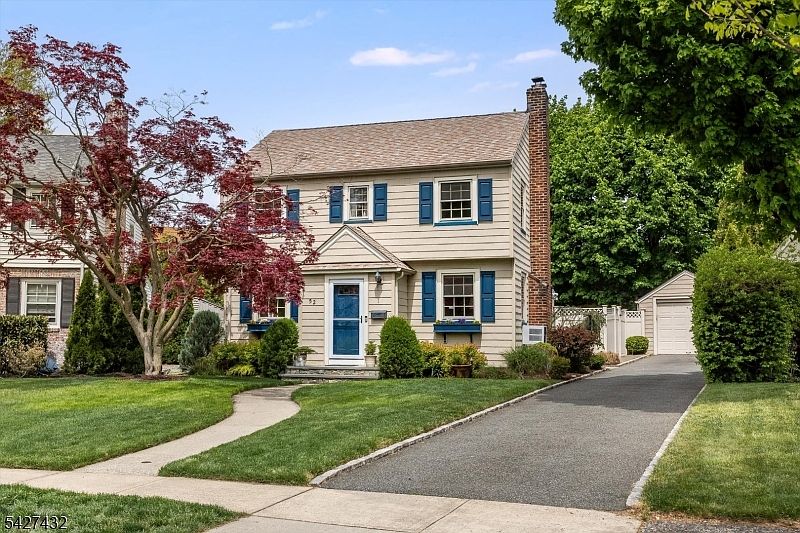 1st image of 52 Sommer Ave