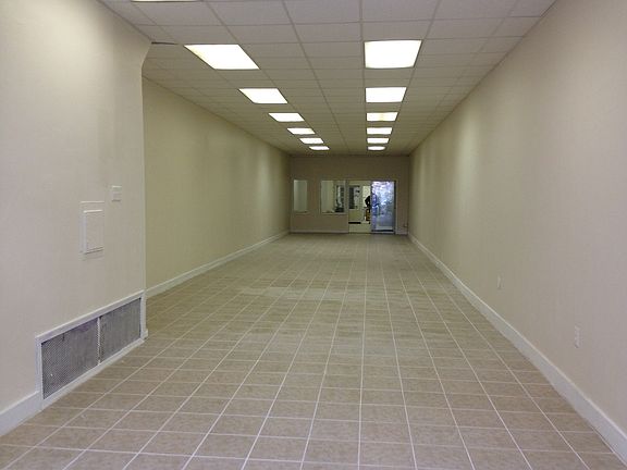 3rd image of 4433 Frankford Ave