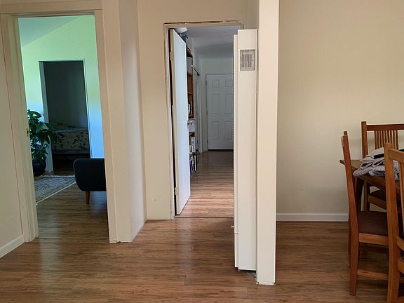 4th image of 1060 Jacobsen Ln