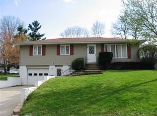 1116 Clearview Dr, Oskaloosa, IA 52577