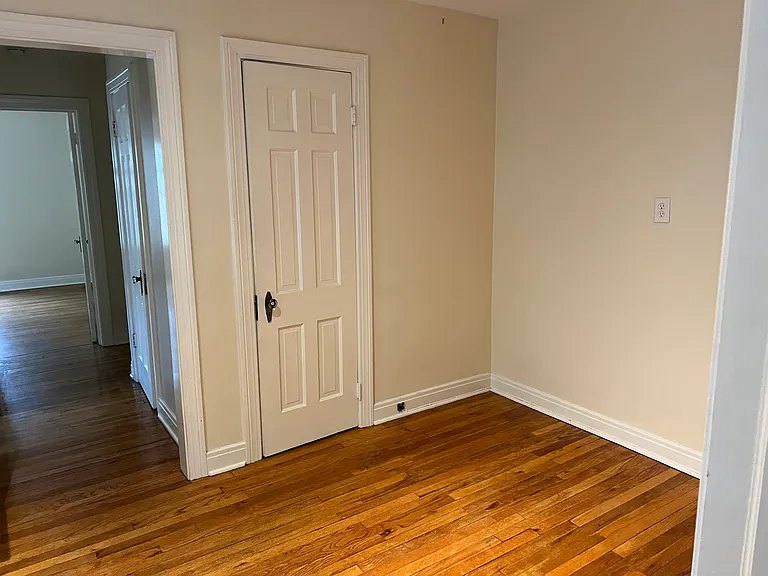 381 S Galt Ave #3 — Photo 4