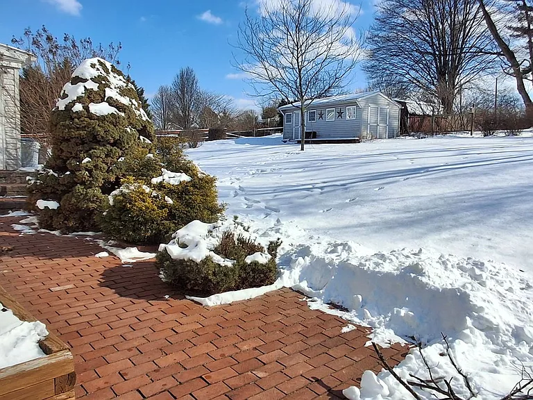10 Carson Ln — Photo 35