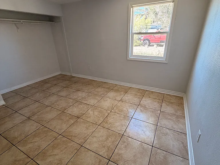 915 W 14th Ave — Photo 12