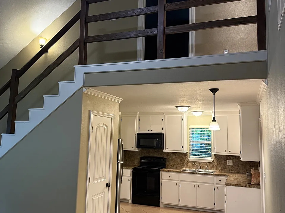 709 Dogwood Trl