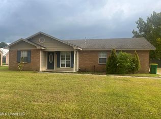 6624 J F Douglas Dr, Ocean Springs, MS 39564