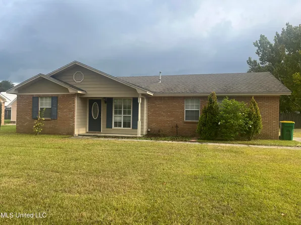 6624 J F Douglas Dr, Ocean Springs, MS 39564