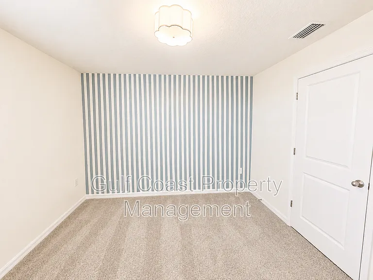 10219 Charlotte Dr — Photo 14