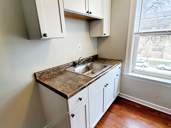 4th image of 1502 W Birchwood Ave #3A