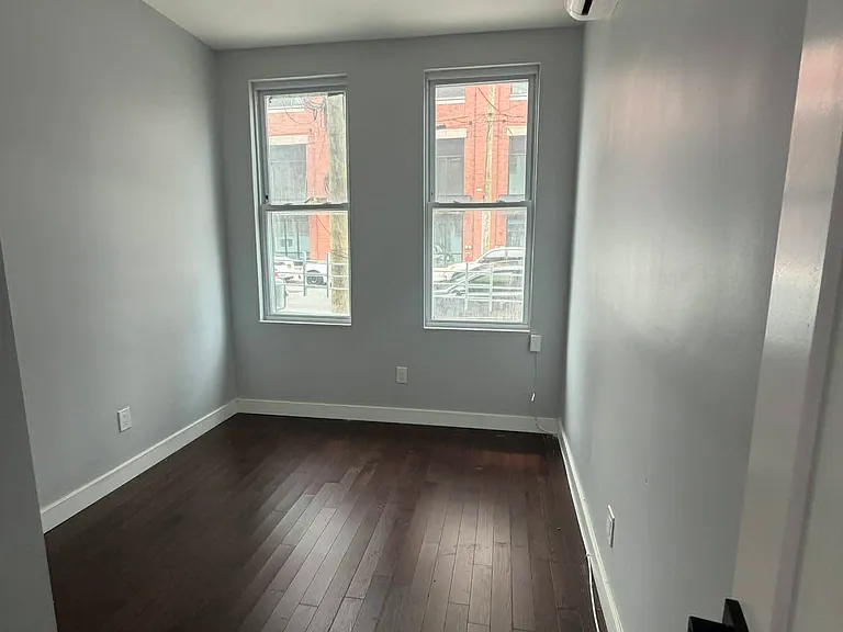 50 Jordan Ave #R1 — Photo 4