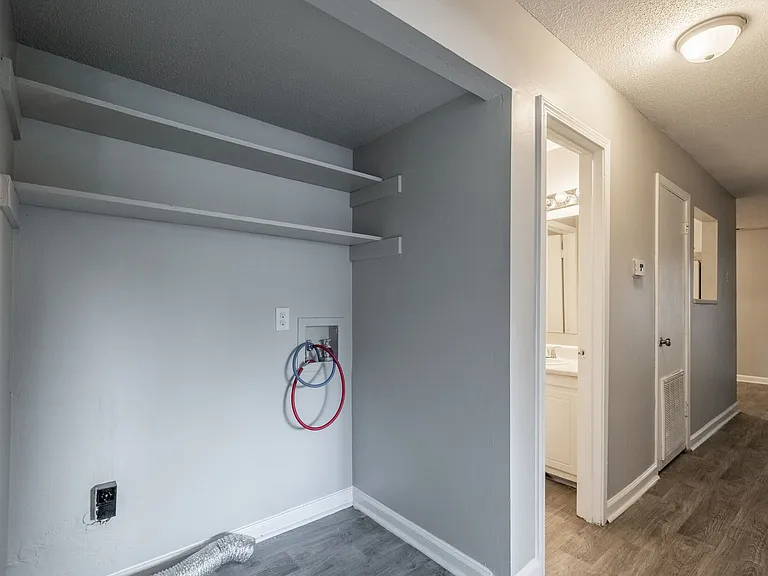 Brookwood Apartments — Photo 17