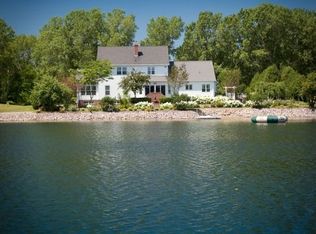 2682 Quail Ln, Suamico, WI 54173