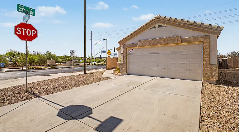 23765 W Desert Bloom St — Photo 2