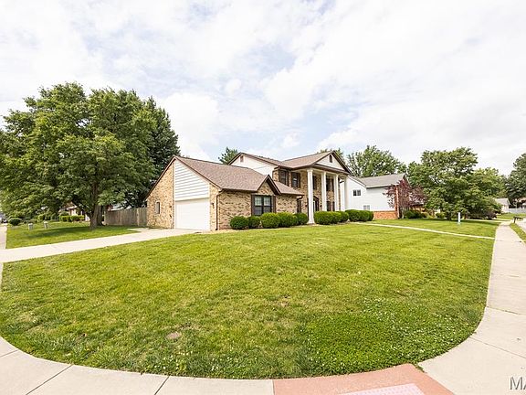 2nd image of 717 Saint Nicholas Dr
