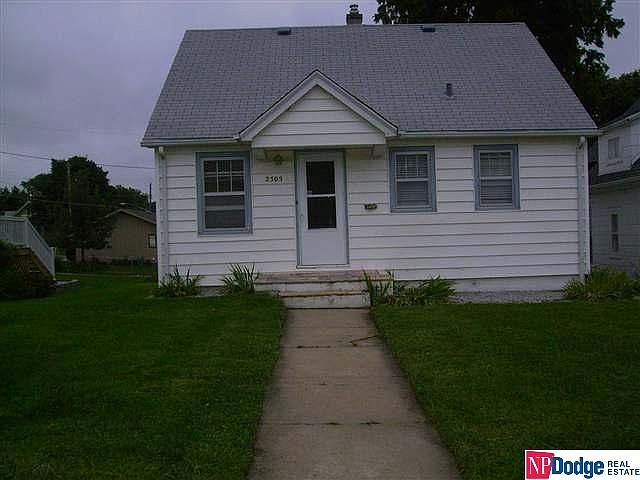 1st image of 2505 S 38th Ave