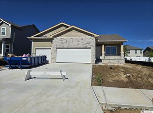 17612 Scott St, Bennington, NE 68007