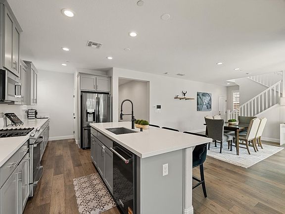 5th image of 603 Bartonville Rd