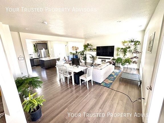 5th image of 5096 W Putney Hill Rd