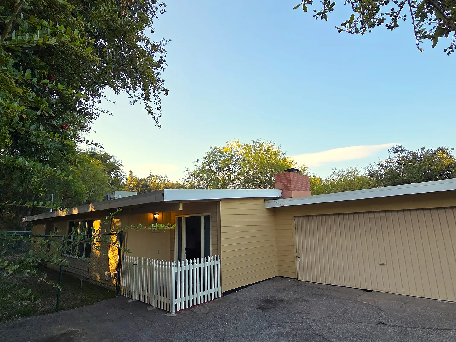 3 bed, 1442 sqft, $4,500 — Photo 2