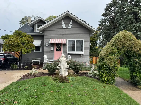 90 W Franklin Ave, Crystal Lake, IL 60014