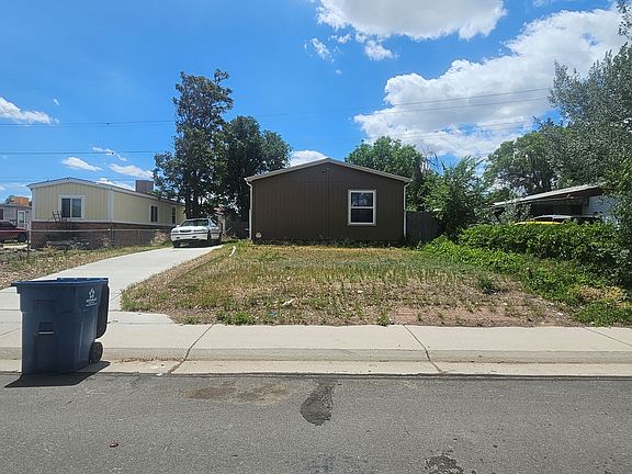 2nd image of 903 Plum Ave