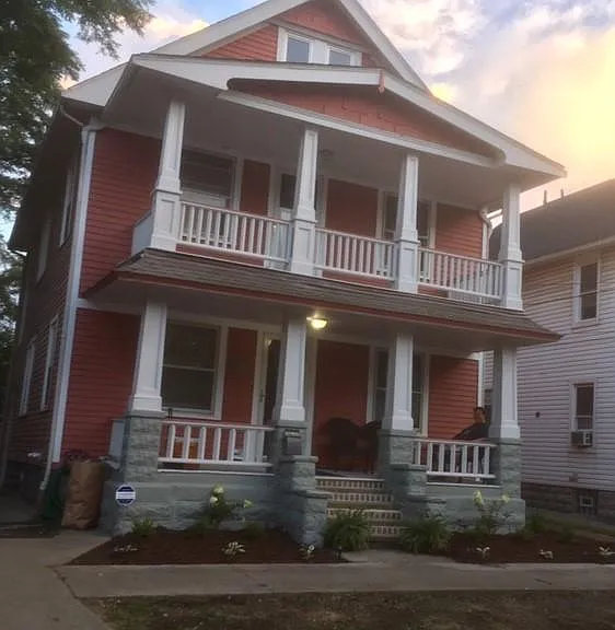 1005 Auburn Ave — Photo 1