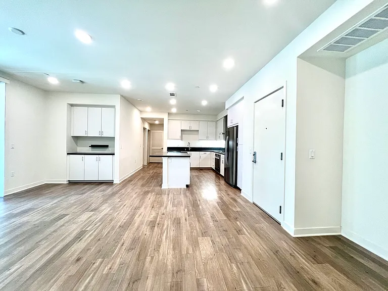 2316 Nolita — Photo 3