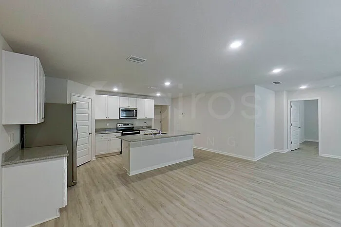 4 bed, 2.0 bath, 1787 sqft, $2,225 — Photo 4