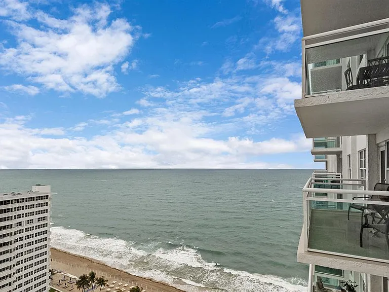 3900 Galt Ocean Dr #2114 — Photo 22