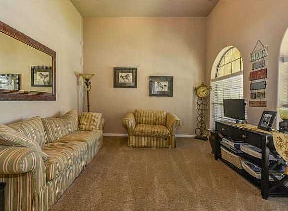 3rd image of 403 Autumn Bend Ln