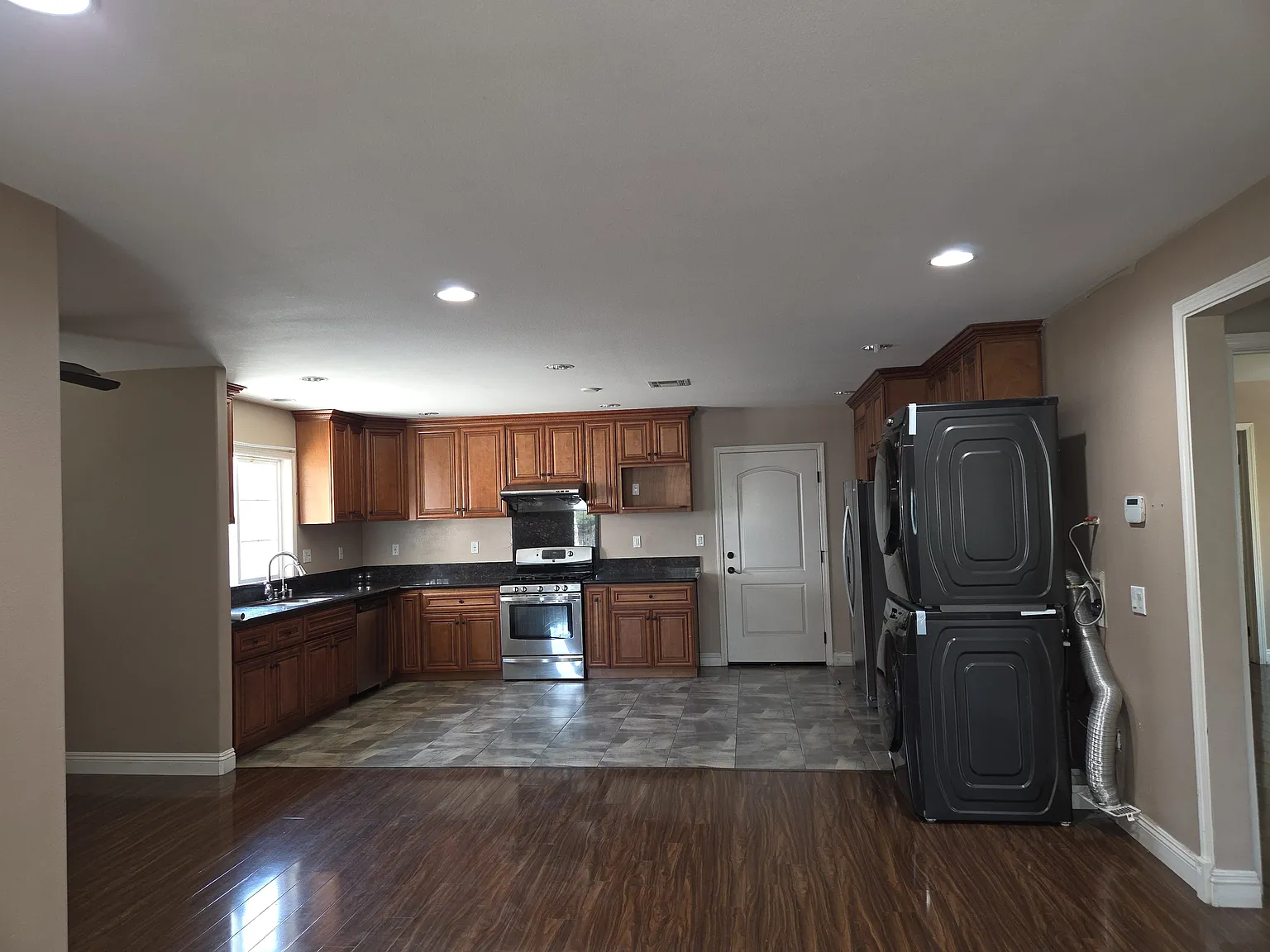 6361 Lemon Ave — Photo 2