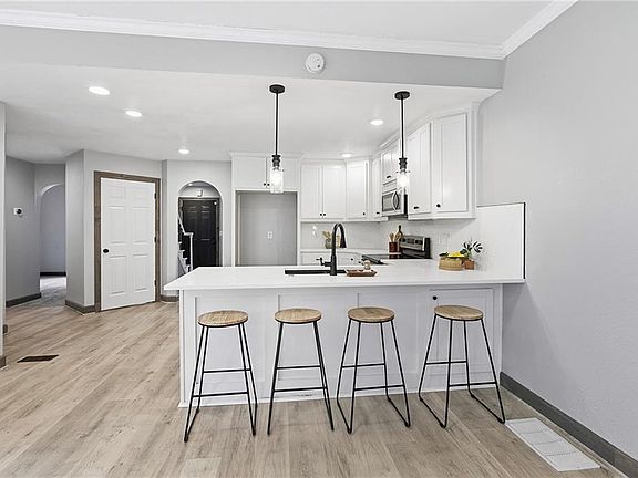 5th image of 417 N Ridge Ave