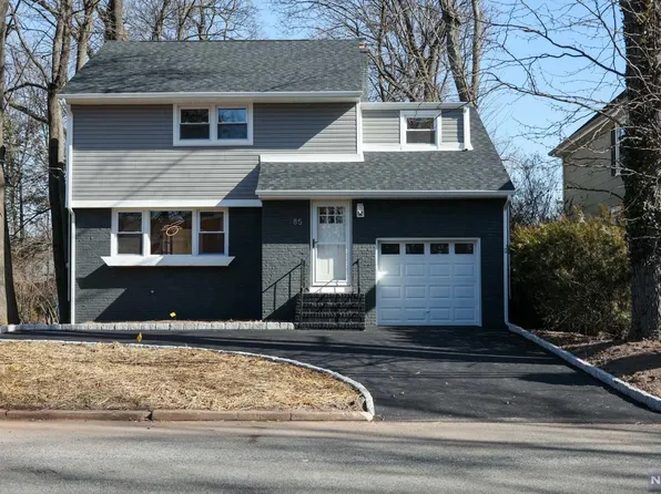 85 W Ivy Ln, Englewood, NJ 07631