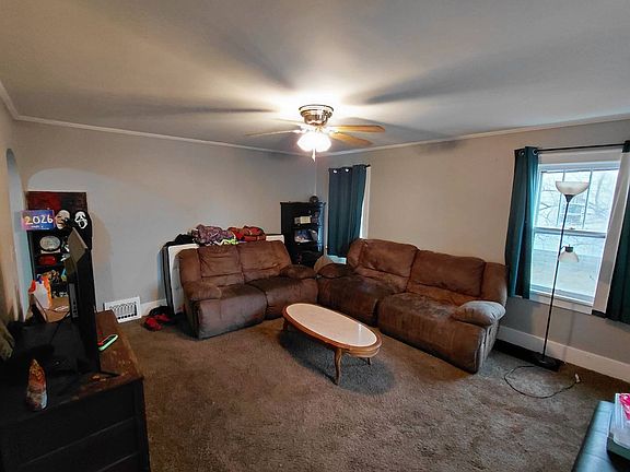 3rd image of 910 E Butler St