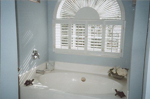 5th image of 4445 Aylesbury Dr