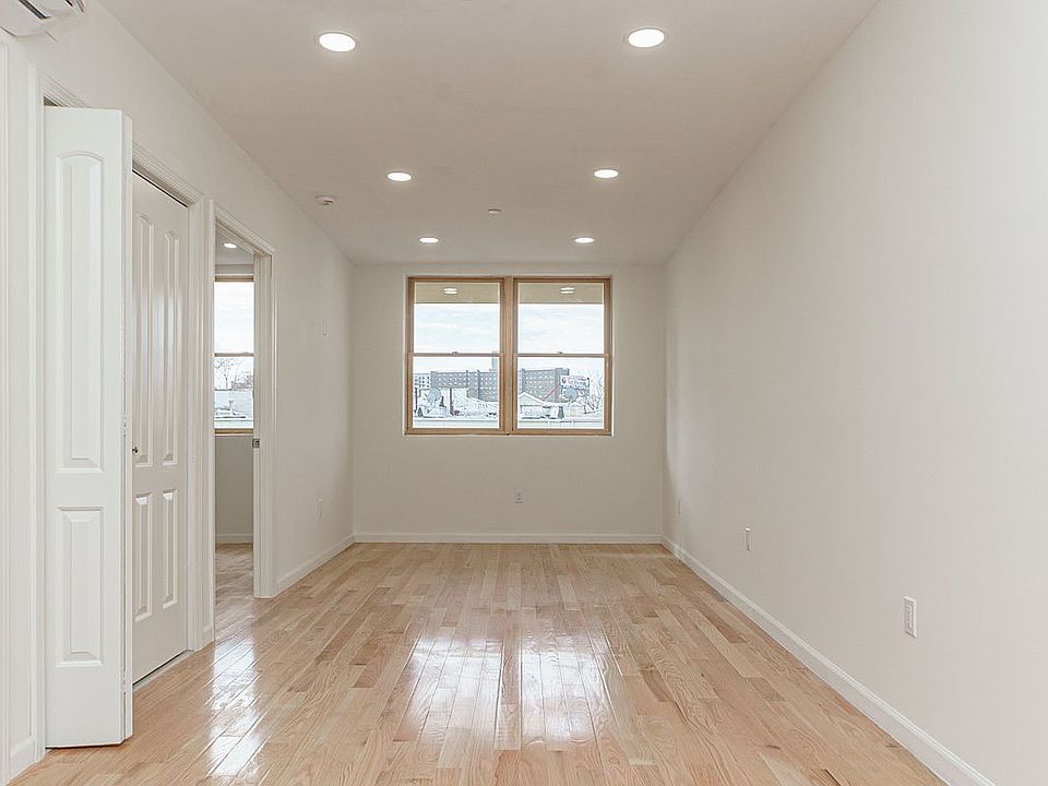 1st image of 2828 W 17th St #2R