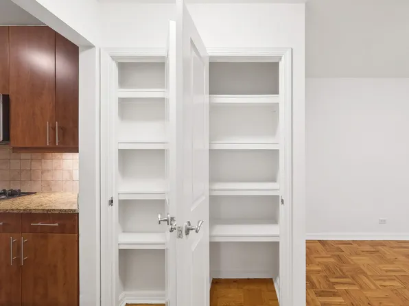 315 West 57th Street image 2 of 25