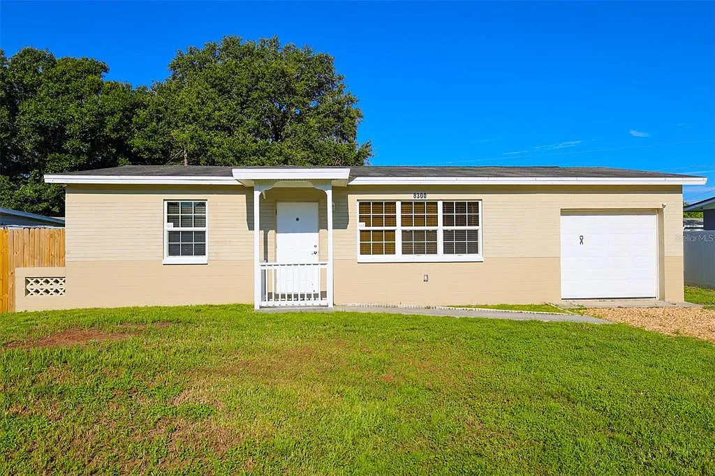 2 bed, 1.0 bath, 825 sqft, $1,950 — Photo 1