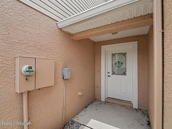 3rd image of 522 Arbor Ridge Ln